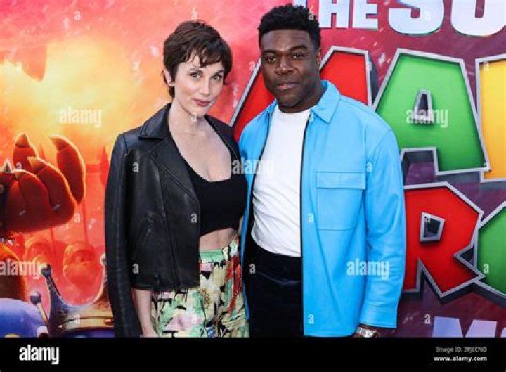April Richardson’s Husband – Is She In A Relationship With Martin Rossiter?
