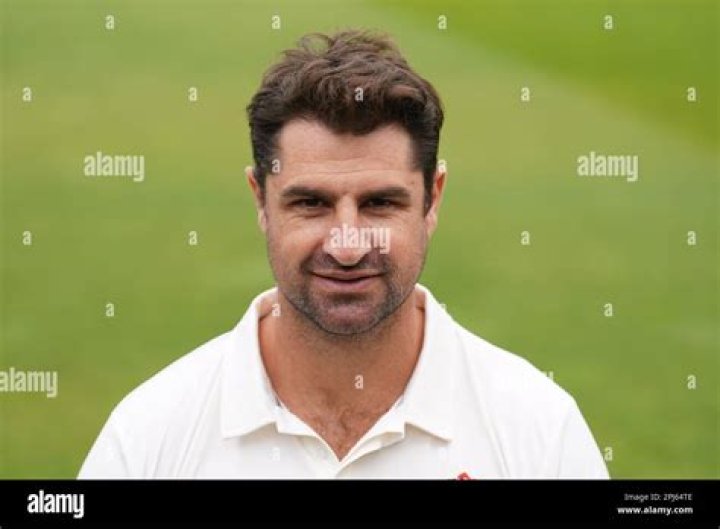
Colin de Grandhomme Height, Weight, Net Worth, Age, Birthday, Wikipedia, Who, Nationality, Biography 