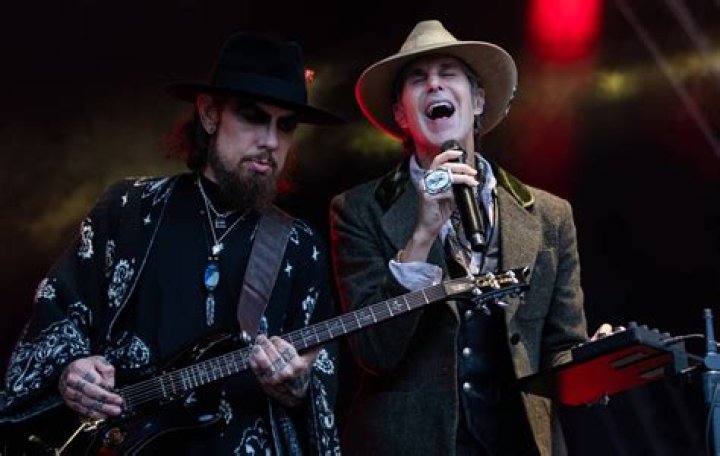 
Dave Navarro Will Miss Jane’s Addiction Upcoming Tour with Smashing Pumpkins Due to Long COVID 