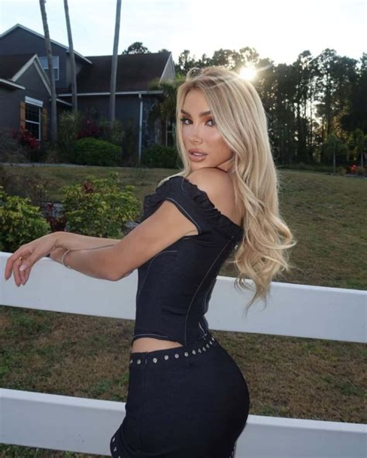 
Kalli Locklear Height, Weight, Net Worth, Age, Birthday, Wikipedia, Who, Instagram, Biography 