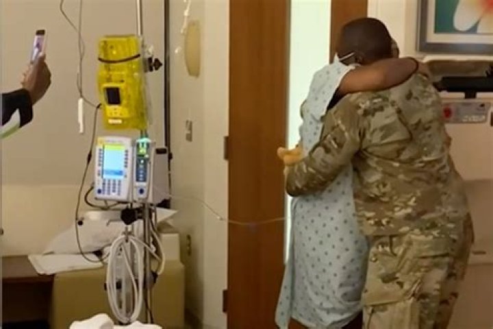 
Man Comes Back from Deployment to Surprise Pregnant Wife Before Birth of Their First Child: ‘No Words’ 