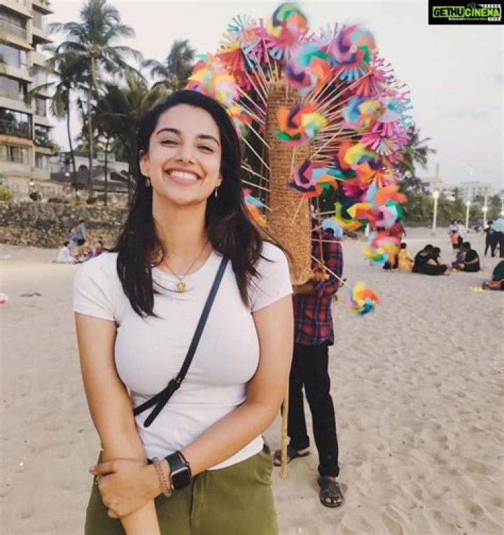 Rakhi Chaudhary Height, Weight, Net Worth, Age, Birthday, Wikipedia, Who, Instagram, Biography