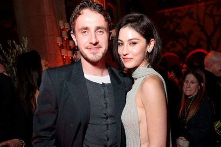 Who are Gracie Abramss Parents? Gracie Abrams Biography, Parents Name, Nationality and More