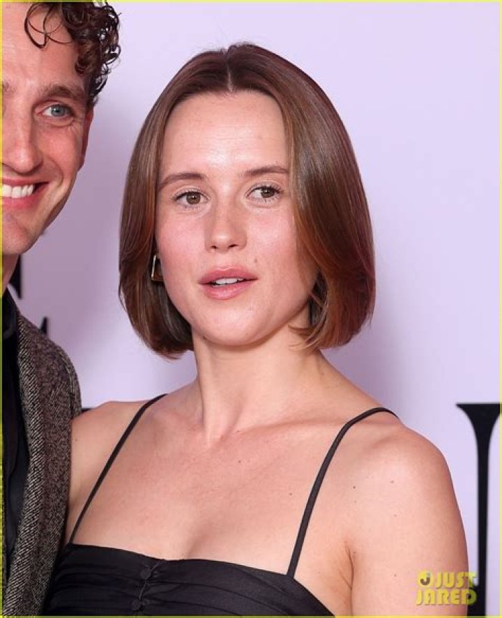 
Who Is Laurie Cummings From Out Of Exile? Age Husband And Net Worth 