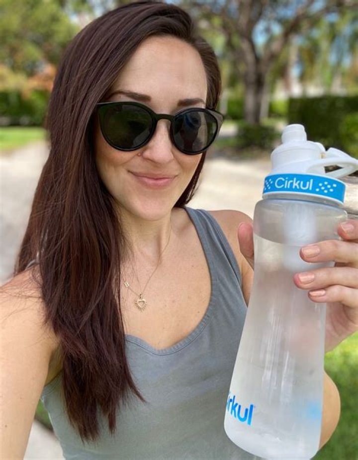 
Who Is Nikkijones0908? TikTok Water Bottle Challenge At Next Level 
