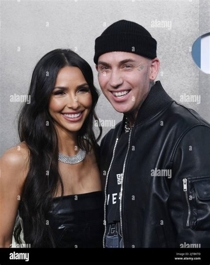 Who Is Sydney Carlson Boyfriend? Relationship With Blackbear and Details To Know